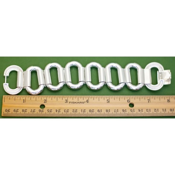 8 inch, Vintage Bold Medieval Lion Silver Tone Bracelet - K42 - Picture 4 of 4